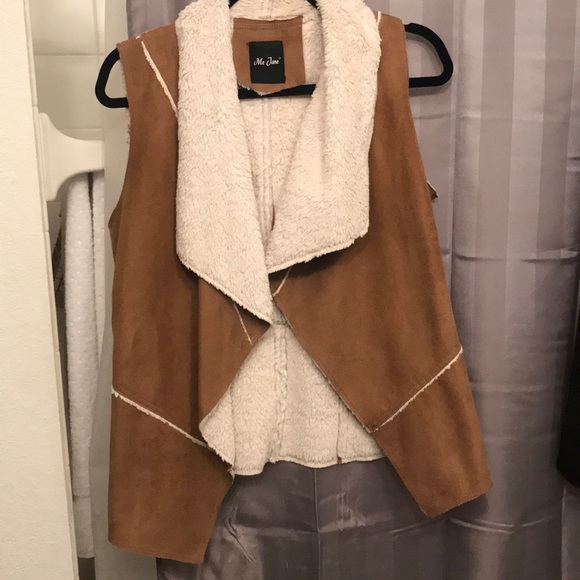 Tops - Suede faux fur vest
